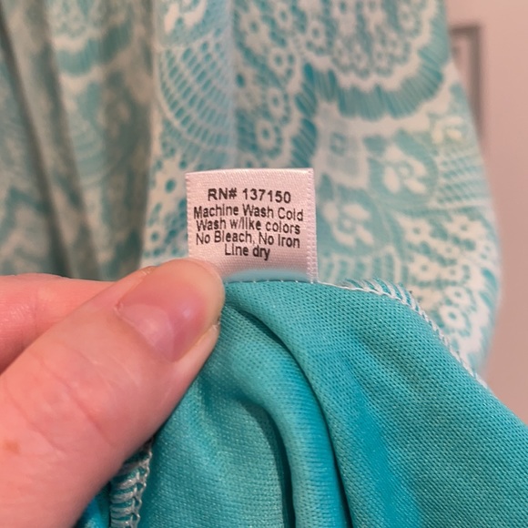 🥳5 for $25 sale! #5for25 Darling dress! Great condition! Stretchy - Picture 5 of 9